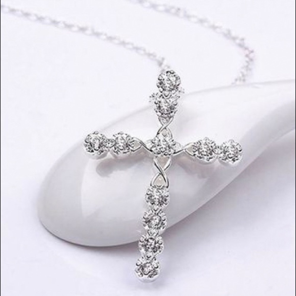925 WATERDROP CROSS PENDANT AND NECKLACE.